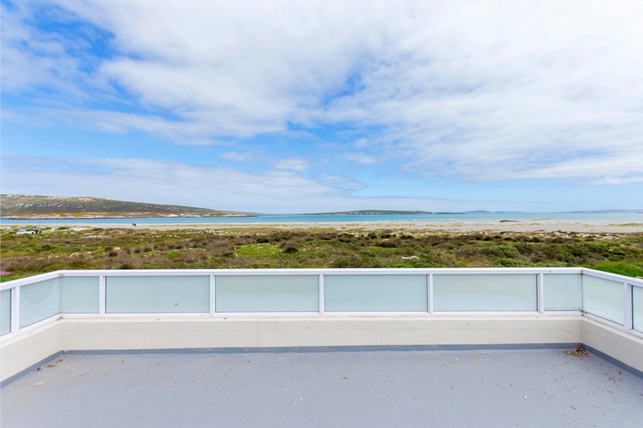 4 Bedroom Property for Sale in Middedorp Western Cape